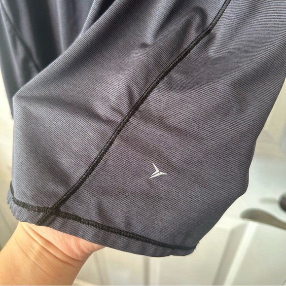 Old Navy Active Go-Dry Athletic Scoop neck Tshirt - Picture 6 of 8